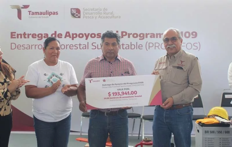 Entrega gobierno estatal apoyos para fortalecer el sector forestal en Tamaulipas
