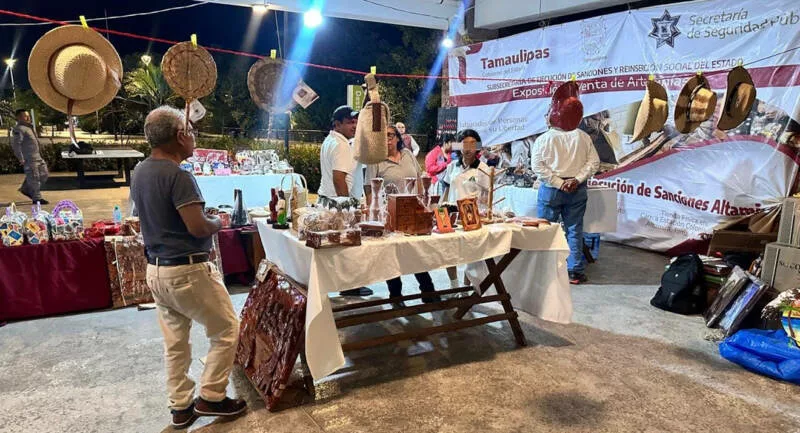 Impulsan reinserción social con artesanías de PPLs en la Fiesta de Abril Tampico 2026