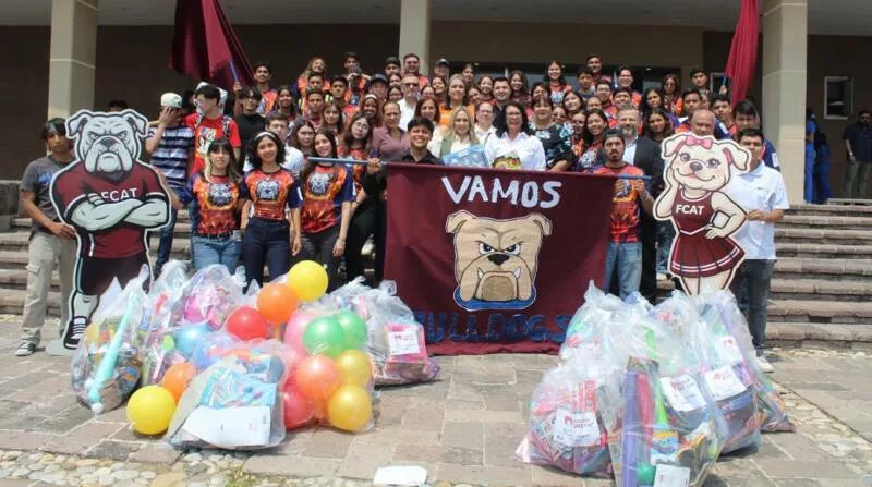Entrega UAT juguetes a niñas y niños con la jornada “Alegrando Corazones”