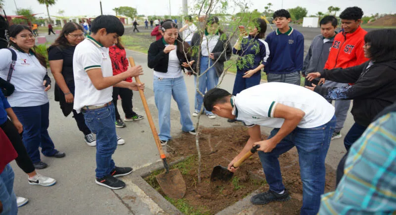 Jóvenes de Nuevo Laredo se suman a jornada nacional de tequios por la Tierra