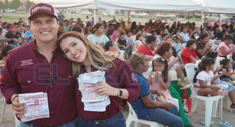 Continúa llevando alegría y sorpresas a niños de Reynosa