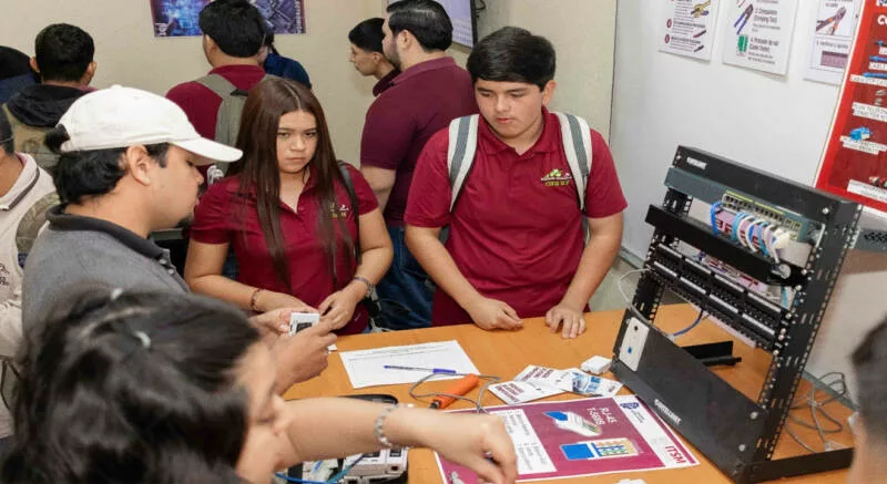 Acerca Tecnológico de El Mante su oferta educativa a estudiantes del CBTA y COBAT
