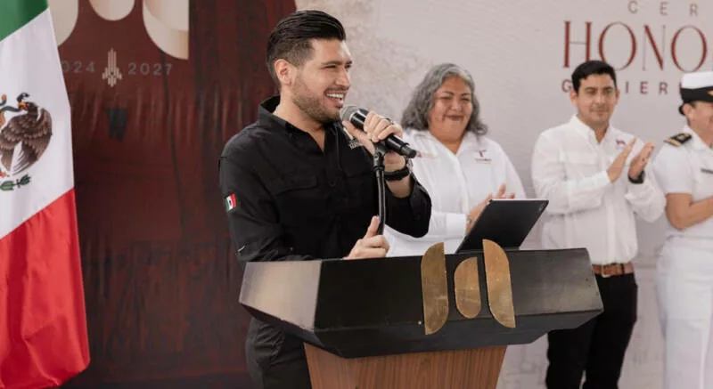 Impulsa Beto Granados valores cívicos y equipamiento escolar