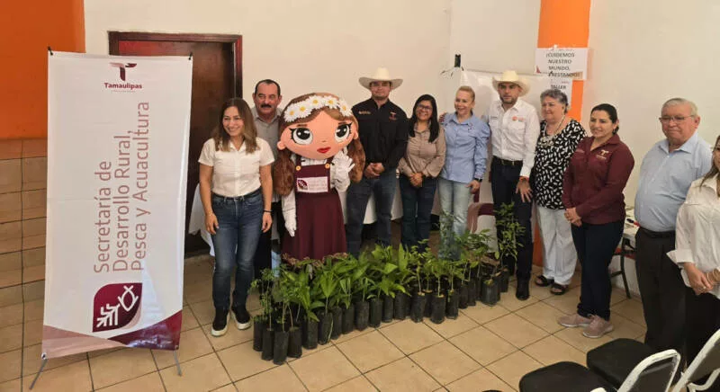 Con pláticas y donación de plantas, promueven cuidado ambiental en Padilla