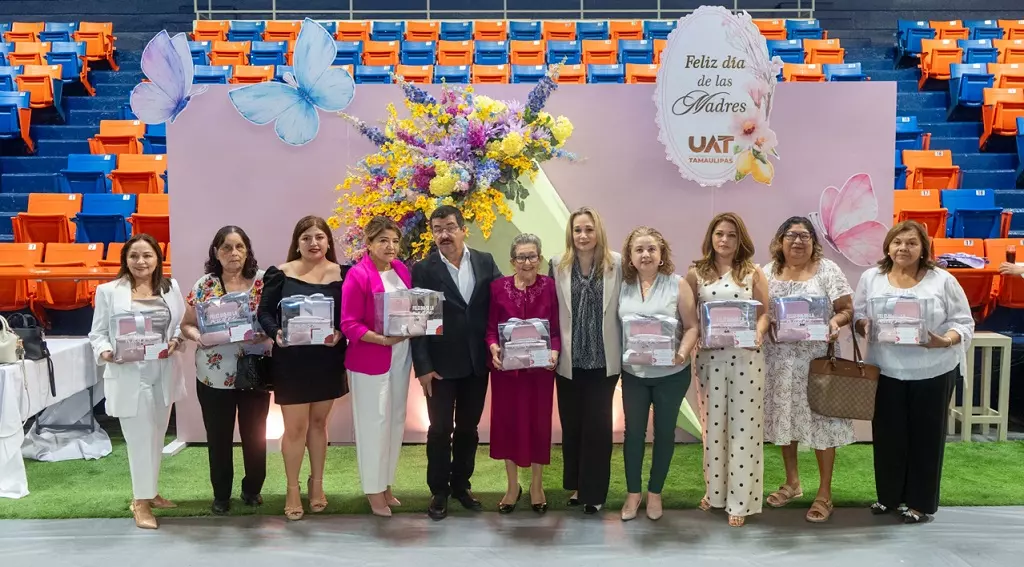 Dámaso Anaya reconoce la labor de las madres trabajadoras de la UAT