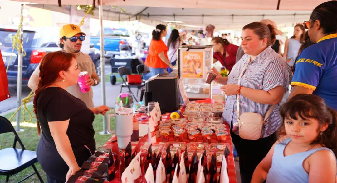 Familias disfrutan con éxito del Bazar Edición Día de las Madres