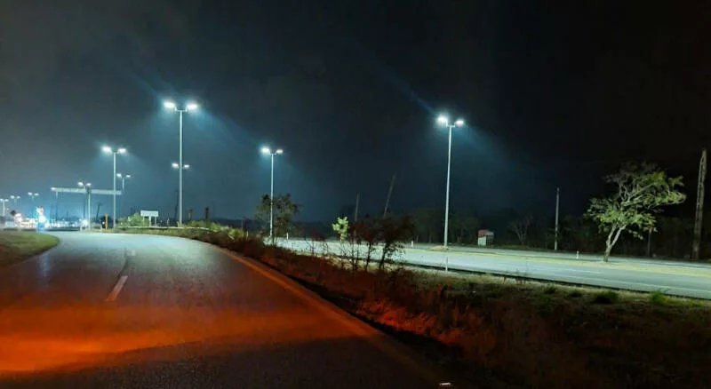Construye Gobierno del Estado alumbrado público solar en carretera Tampico-Mante