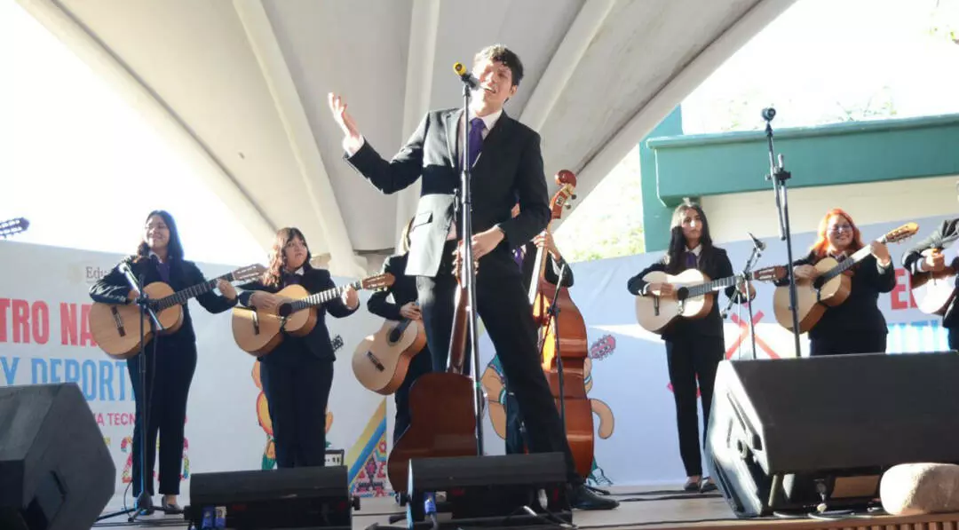 Obtiene plata la rondalla de la UPV en encuentro nacional cultural y deportivo