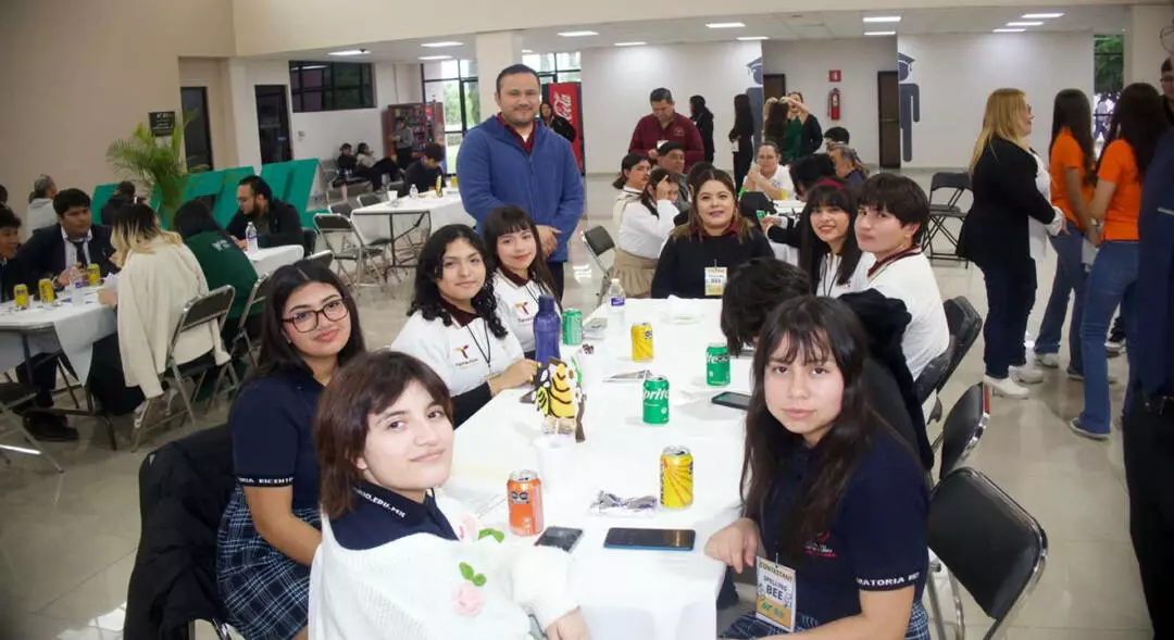 Fortalece UTNL el dominio del inglés entre estudiantes de preparatorias con certamen de Spelling Bee